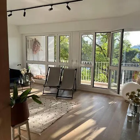 Nid Ensoleille & Vue Seine Apartment *